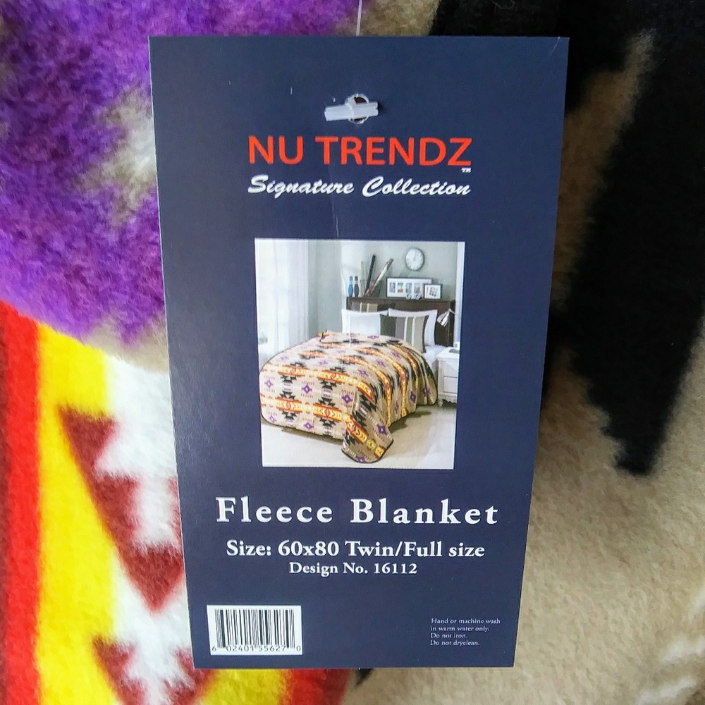 Twin/Full Size Fleece Blanket Tan Navajo Print - Picture 2 of 3